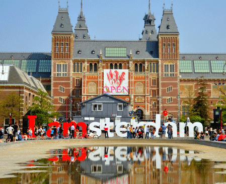 Как поступить в университет Амстердама: информация для выпускников школ
